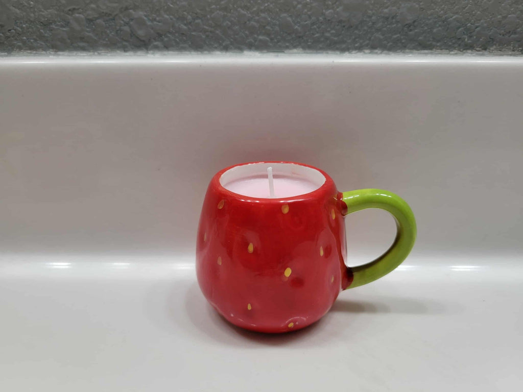 Strawberry Champagne Scented 2oz Candle