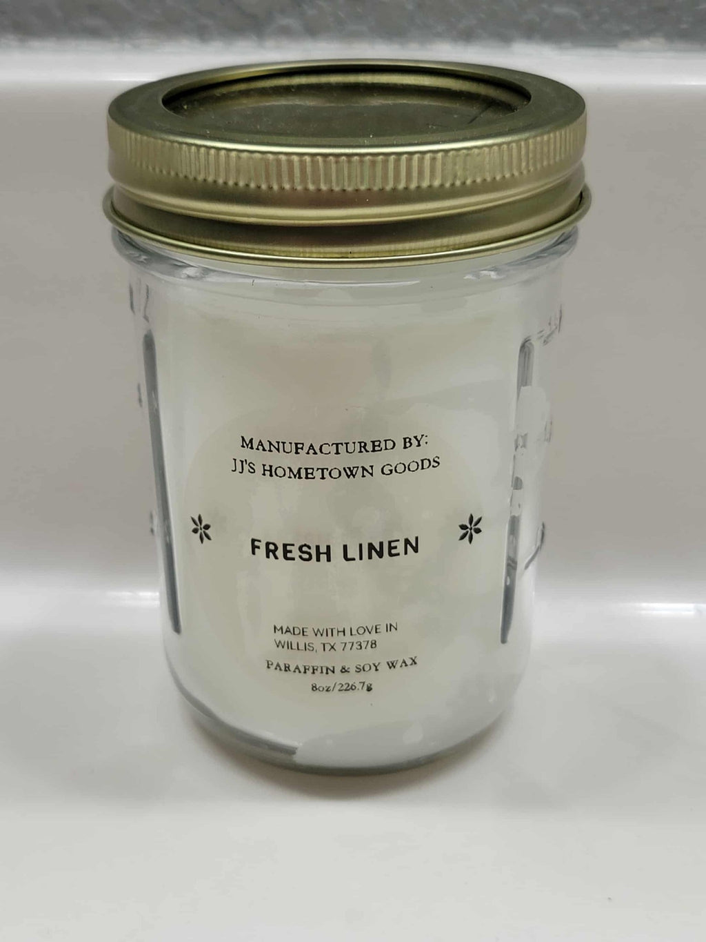 Fresh Linen Scented 8oz Candle