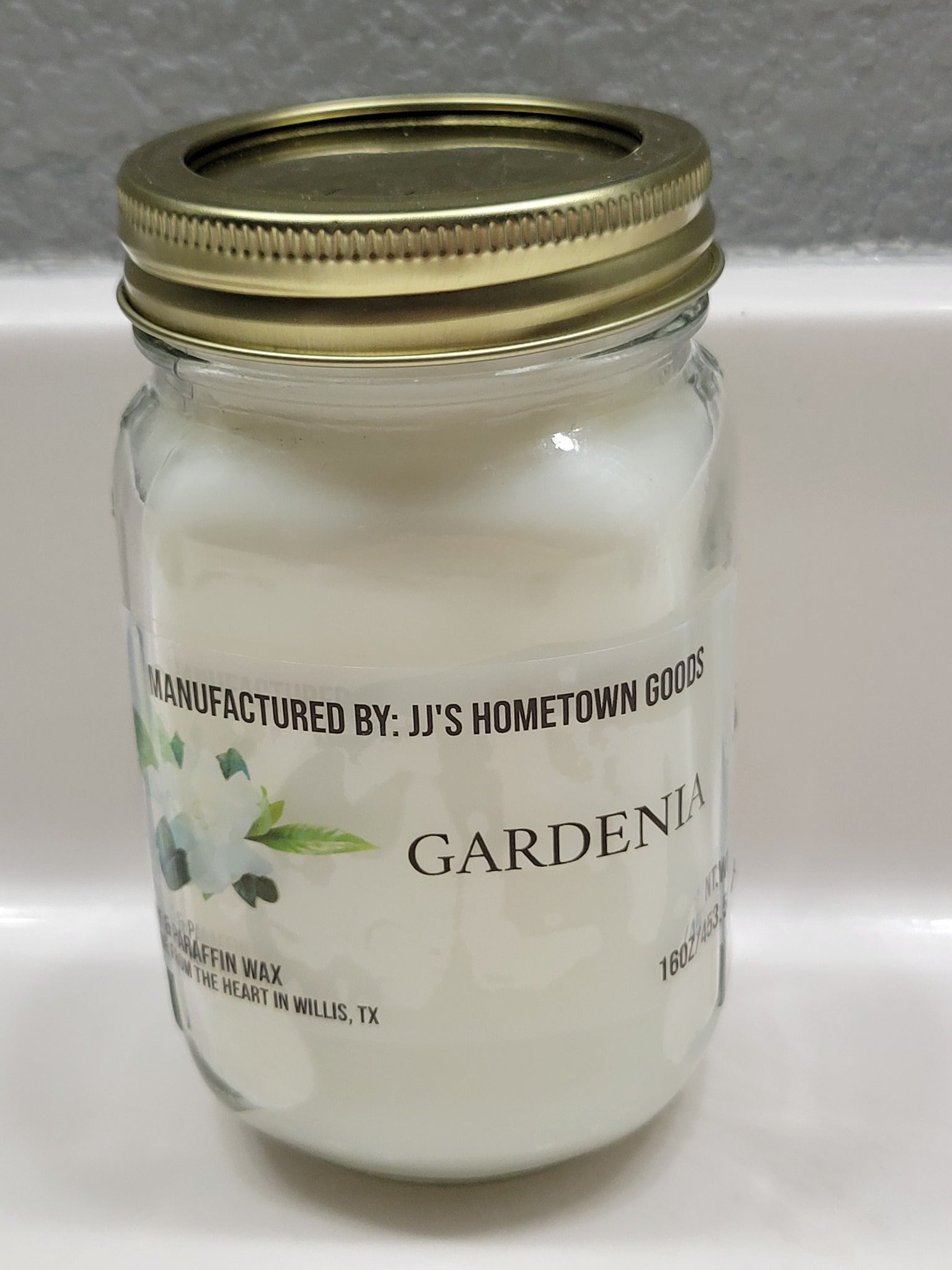 Gardena Scented 16oz Candle